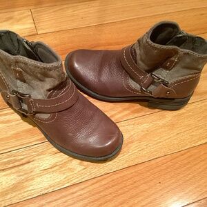 EARTH ORIGINS LEATHER & SUEDE ANKLE BOOTS